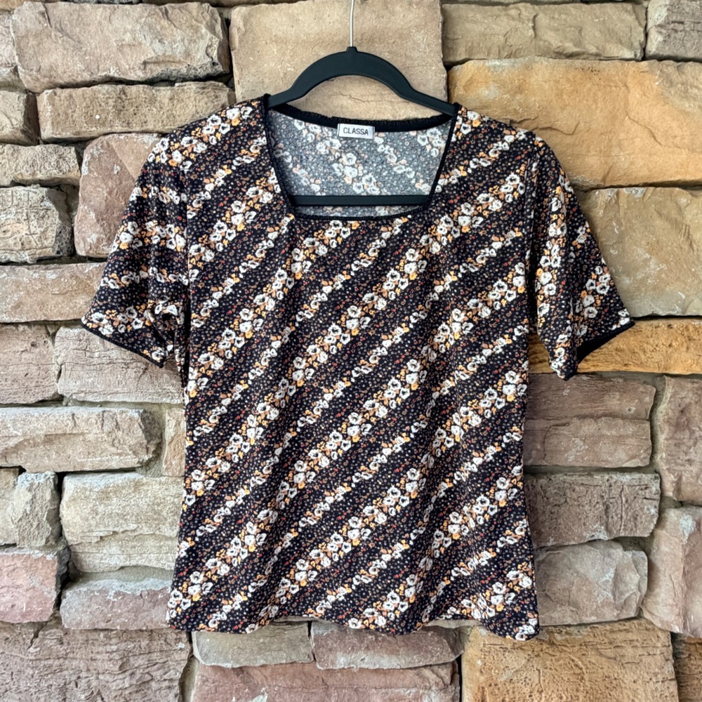 Classa Womens L Short Sleeve Top Square Neck Ruffle Dark Floral Cottage Whimsy
